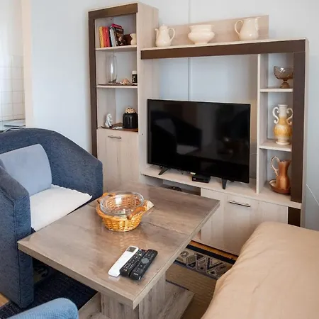 Sunny Days Apartment